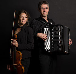 Duo Détour de Babel, Emmanuelle Touly (Violon) et Fabien Packo (Accordéon) Photo Pierre Colletti